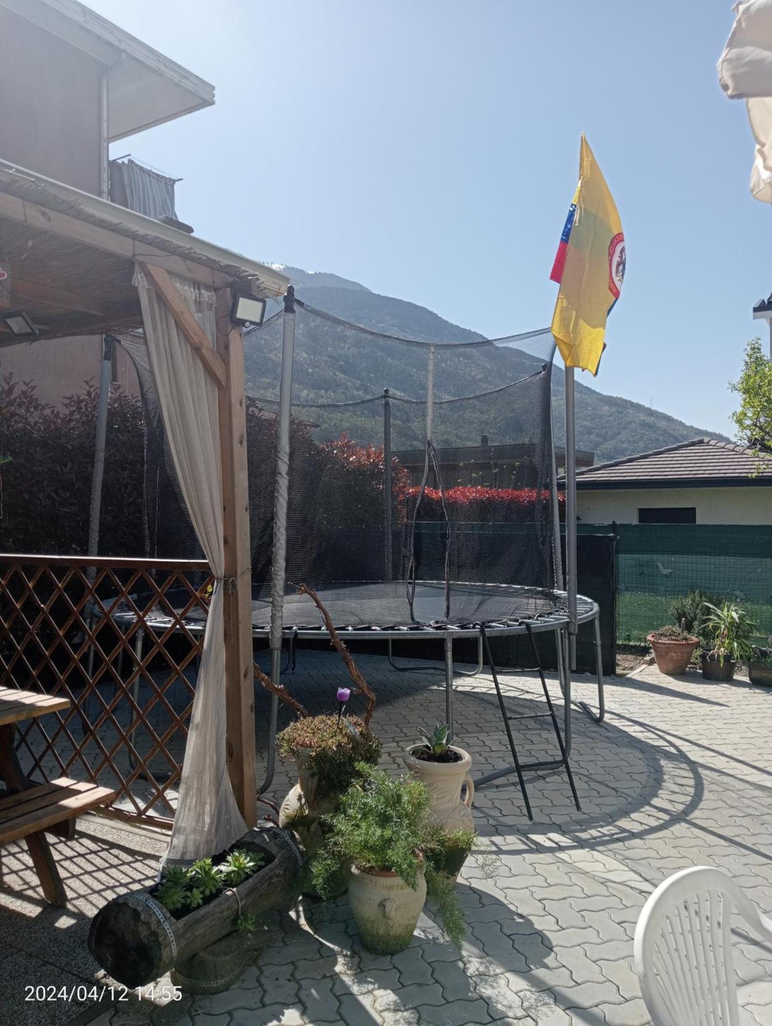 La Casa Degli Ospiti Daire Morbegno Dış mekan fotoğraf